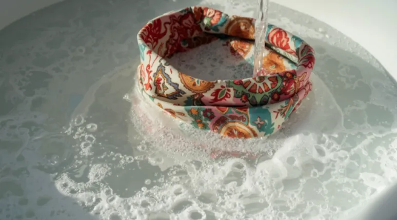 how to wear a neck gaiter (3)